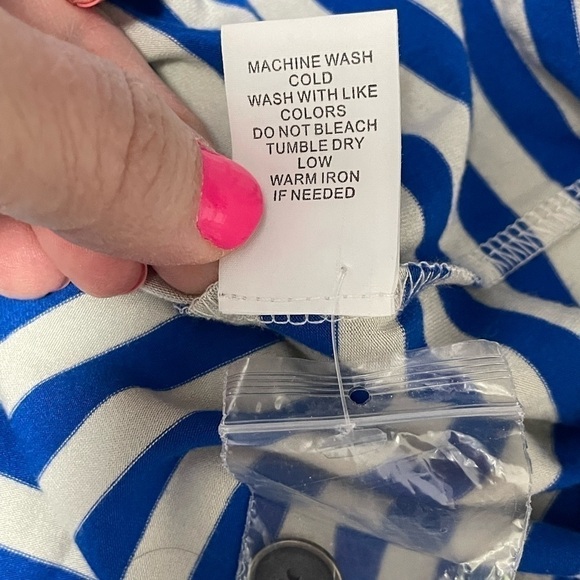 41 Hawthorne Blue Grey Short Sleeved Striped Tee, Shoulder Button Accent, Medium - Picture 5 of 7